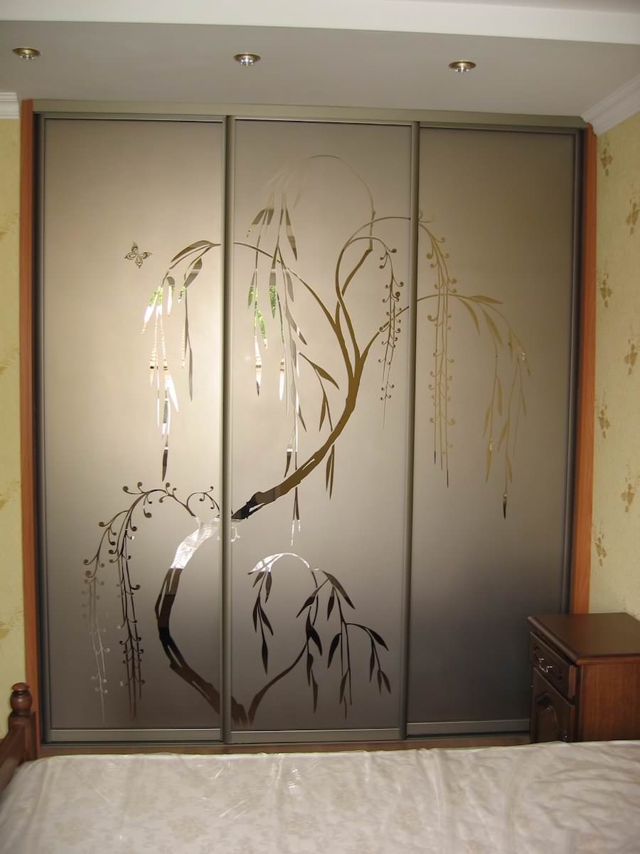 двери для шкафа с пескоструйным рисунком