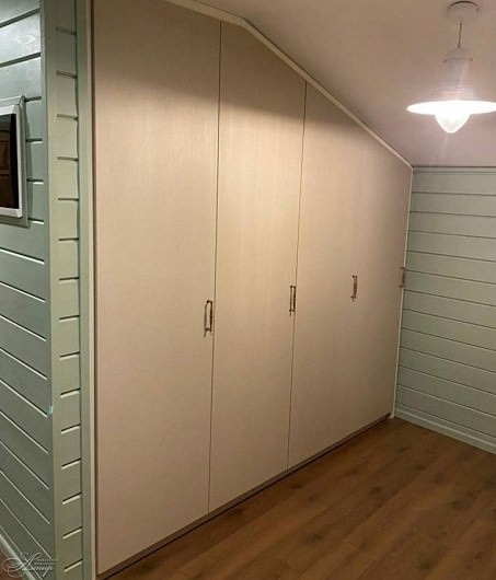 Шкаф встроенный распашной 4-х дверный