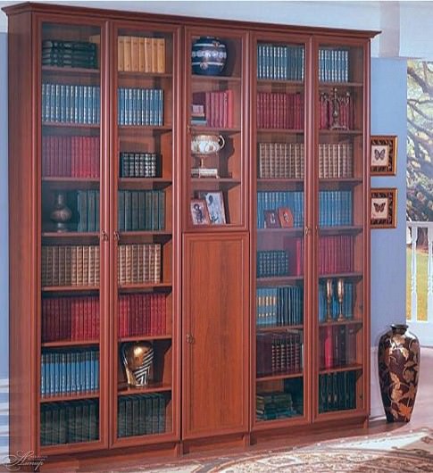 Распашной четырехдверный книжный шкаф